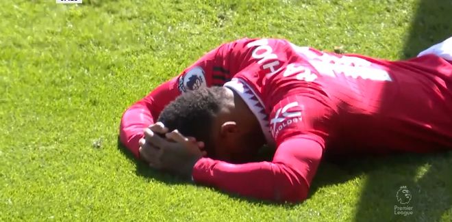 （曼联前锋拉什福德）半场丢4单刀1空门！拉什福德安东尼崩溃 曼联21脚射门只进1球