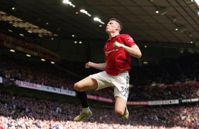 (曼联球迷疯狂)曼联疯狂45分钟狂射21脚,拉师傅安东尼4失单刀,两铁树开花