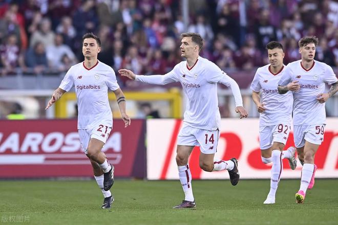 （穆帅罗马引援）穆帅笑了，1-0罗马队爆发，掀翻意甲7冠王，反超AC米兰+升至第3