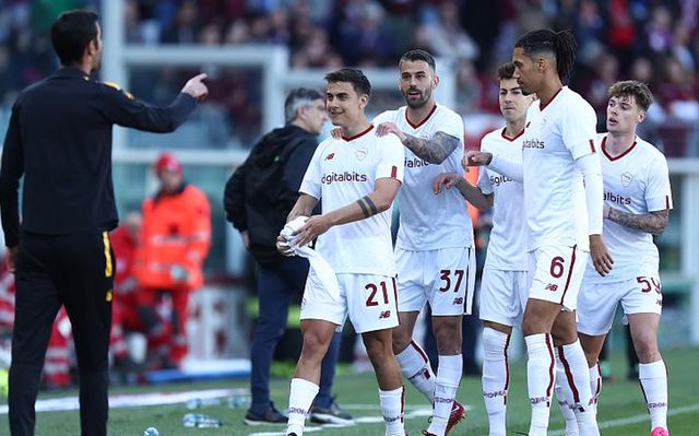 （穆帅罗马首签敲定）1-0后！穆帅忧心忡忡，罗马新援重伤，2爱将造点+进球为教练而战