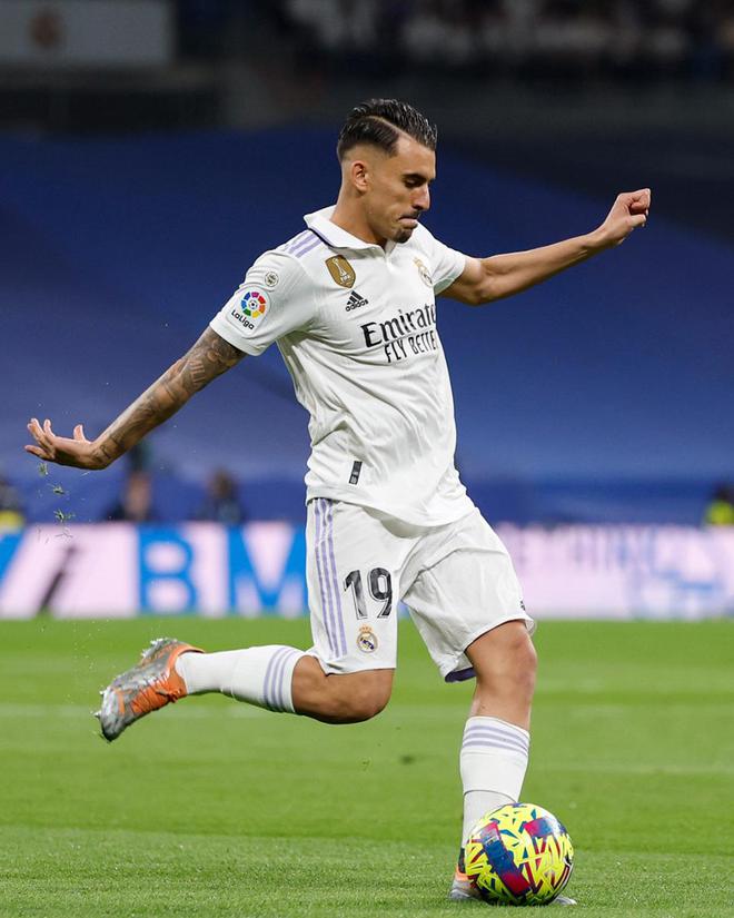 （西甲积分榜马德里竞技）西甲最新积分榜：皇马遭逆转落后12分，西班牙人5连败跌入降级区