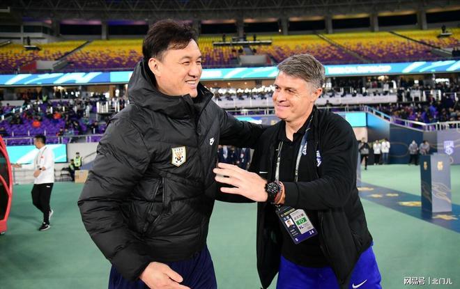 （中超赛制2020冠军规则）2-0！中超冠军30分钟飙2球首冠，三镇2新援爆发，泰山10打11倒下