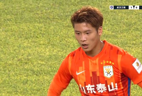 (中超比赛看马宁)0-2!开门黑!中超5冠王丢冠,马宁抢戏:吹掉泰山队进球+掏红牌