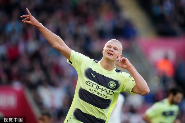（皇马1:2曼城）体坛联播｜曼城大胜紧追阿森纳，皇马遭联赛主场首败