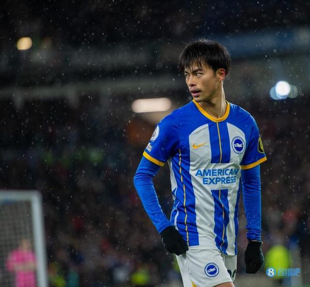 萨顿：战热刺布莱顿被“打劫”了，针对三笘薰的两个判罚很离谱