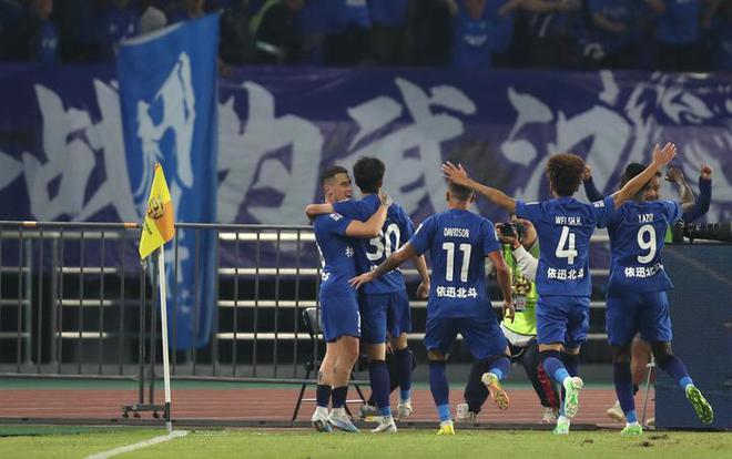 (2020年中国足球武汉三镇)超级杯丨武汉三镇2比0轻取山东泰山,中国职业足球开启新赛季