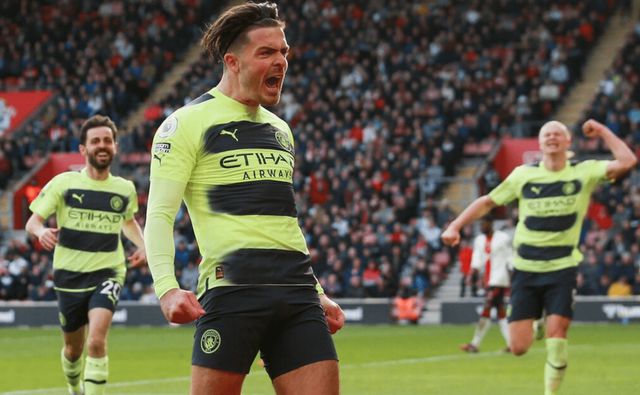 （官方:曼城完成今夏第二签 600万美元揽）城二年真香定律！曼城亿元先生首次连场传射 谁还敢说他是水货