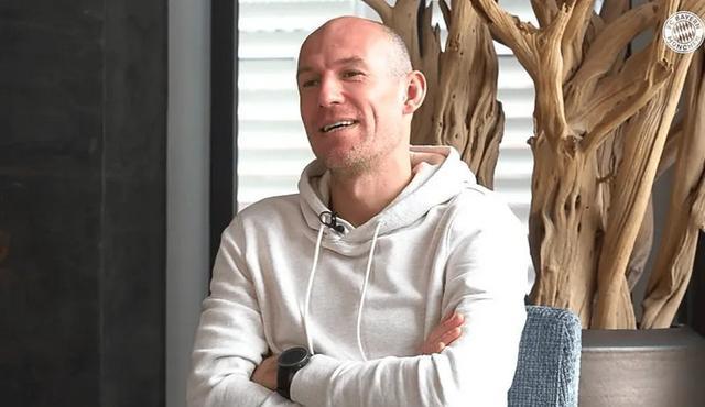 （罗本绝杀曼联庆祝gif）罗本打趣：我踢曼城很有心得 图赫尔要人的话随时来签我