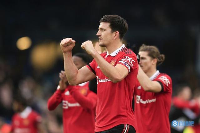 滕哈赫：马奎尔与我刚来球队时变得很不同，他昨晚表现非常好