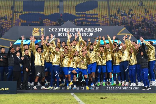 (武汉三镇比赛视频)2-0!武汉三镇豪夺超级杯!创下4年4冠神迹!26998名观众现场见证