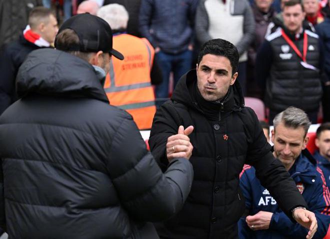 （阿森纳买伊瓜因）2-0领先，阿森纳却突然犯怂！他连出两招，给瓜迪奥拉送礼