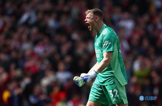 （03-04赛季阿森纳）阿森纳本场19次被对手禁区内射门，创球队自03/04赛季最多纪录