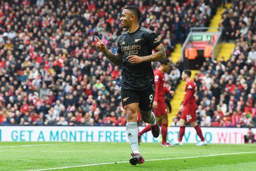 （曼联利物浦阿森纳）英超悬念再起！阿森纳6分领跑，利物浦助力曼城，16天后决战