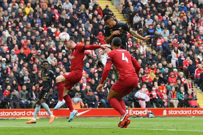 (利物浦球星萨拉赫)0-2到2-2!萨拉赫点球不中,菲尔米诺绝平,利物浦战平阿森纳