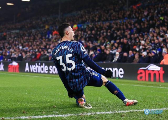 (马丁内利集锦)马丁内利半场数据:1传1射+2次关键传球,评分8.2两队最高