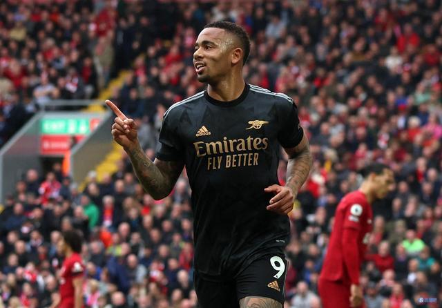 (热苏斯进球数)致敬大罗!热苏斯攻破利物浦球门后摇手指庆祝