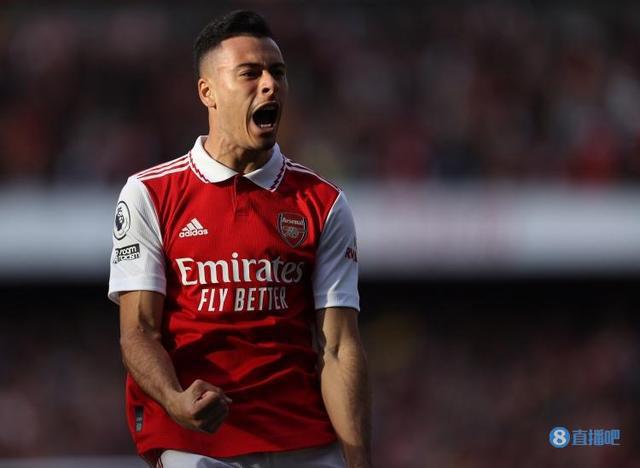 (英超赛季最佳门将 马丁内斯)剧情相似,本赛季英超双方首次交锋也是马丁内利率先破门