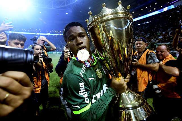 皇马16岁天才击碎质疑！决赛两回合连场破门，主场逆转迎赛季首冠