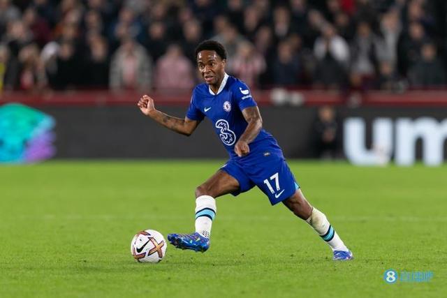 （兰帕德特里）兰帕德：斯特林是一名顶级球员，对比赛的理解不会使他困扰