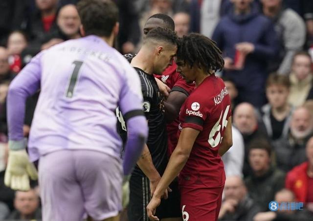 （扎卡里-诺阿）萨顿：扎卡推阿诺德那一下把利物浦激怒了，真是愚蠢至极