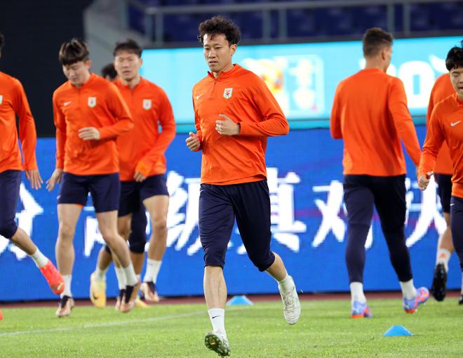 年龄结构老化，外援作用弱化，山东泰山队已到了推翻重建的地步？