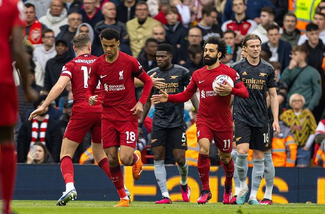 （英超20轮利物浦对阿森纳）英超0-2到2-2！阿森纳3分变1分！利物浦主场狂追2球，曼城真笑了