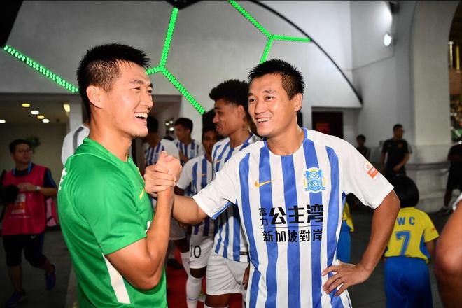 (2021中超打几轮)官宣,中超2023首支“双胞胎”球队,失业2周,32岁国脚签约黑马