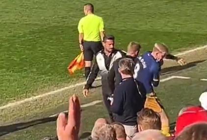 刺头！22岁纽卡前锋戈登不满95分钟被换下，怒甩主帅埃迪-豪