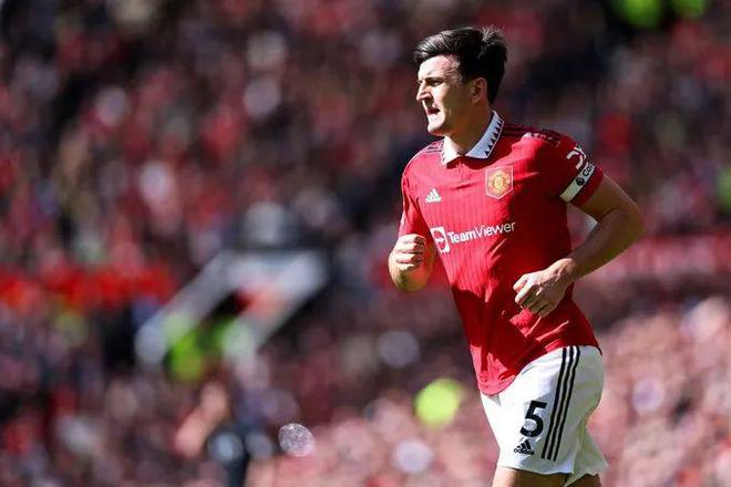 （马奎尔现照）马奎尔：本赛季我感觉不错，每次首发都做得很好