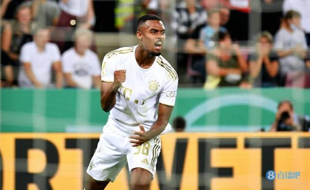 (法拉赫 阿森纳)记者:阿森纳关注赫拉芬贝赫处境,但目前并没有展开谈判