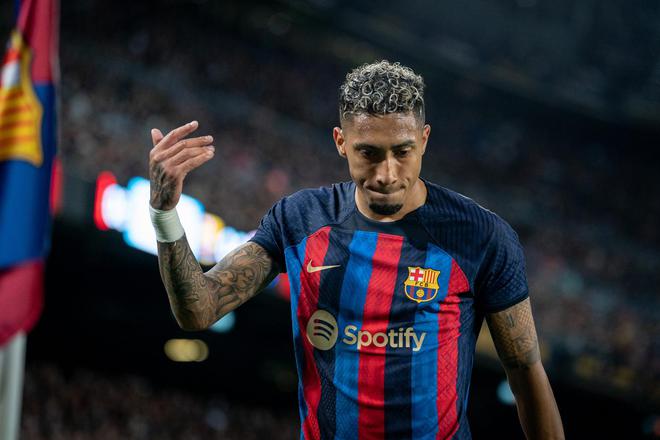 （巴萨3-3莱万特无缘西甲榜首）7.8万人见证！巴萨主场爆冷，莱万丢人现眼，仍领先皇马13分