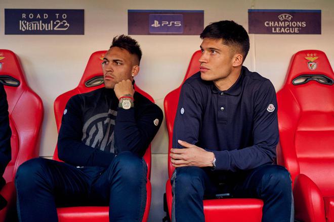 （意媒:张康阳加入欧超最积极 退出也最积极）现场督战！张康阳出征欧冠：进4强能赚2000万，解燃眉之急