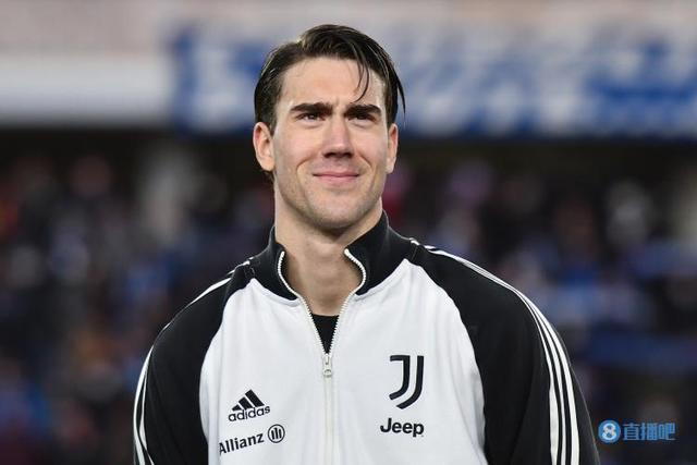 （12拜仁皇马）意媒：拜仁阿森纳皇马追求弗拉霍维奇，尤文要价至少1亿欧