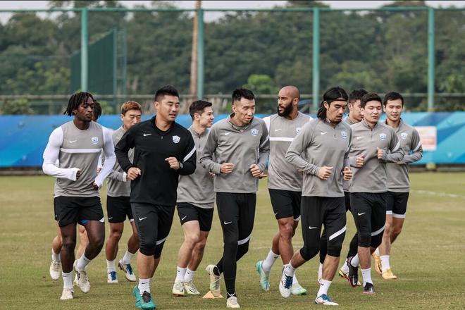 （中超队伍退出）官宣，中超1次16人离队创纪录，1场4球锋霸遭弃，联赛第12飙7新援