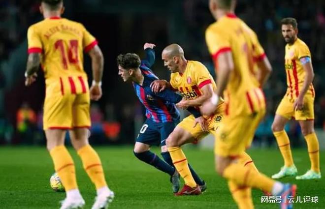 (巴萨众将告别梅西)巴萨闷平无碍联赛争冠,梅西回归呼声高,今夏高层需大手笔