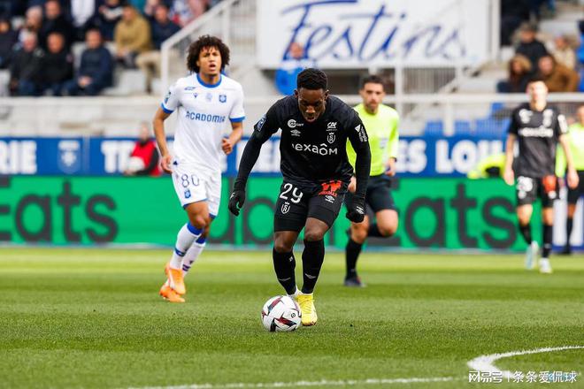 (米兰和阿森纳)米兰追阿森纳3000万攻击手,锋线大将离队,米兰锁定伊布替身