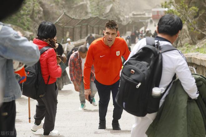 中超各队文化盘点：泰山队登泰山，海港主帅拜根宝，申花登地标