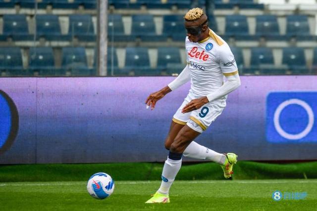 进球网:奥斯梅恩缺席备战米兰最后一次训练,将无缘出战本场比赛