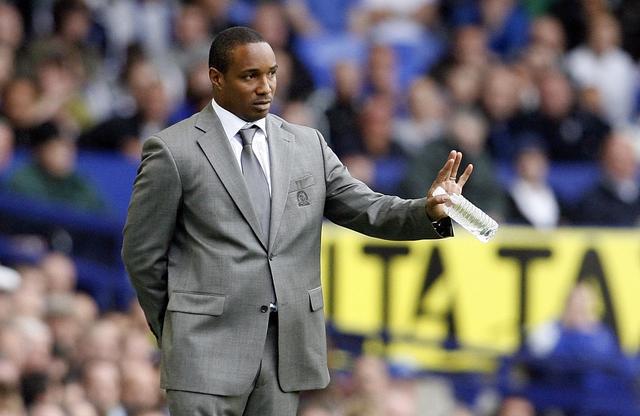 （保罗·雷宾斯）近八场难求一胜，官方：雷丁主教练保罗-因斯下课