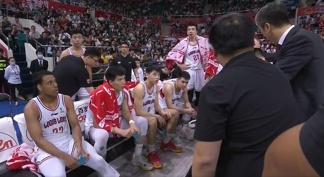 （广州山东谁赢了）广州2-0山东进8强战浙江 崔永熙17+15陈盈骏26分