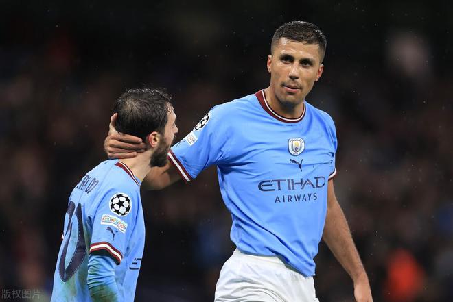 （哈兰德转会曼城）6分钟2球！哈兰德B席传射 曼城打崩拜仁 网友：英超冠军又强又稳