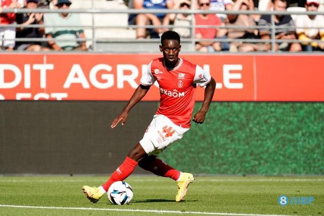 （莱比锡 巴赫）德天空记者：莱比锡将巴洛贡加入候选名单，以顶替恩昆库