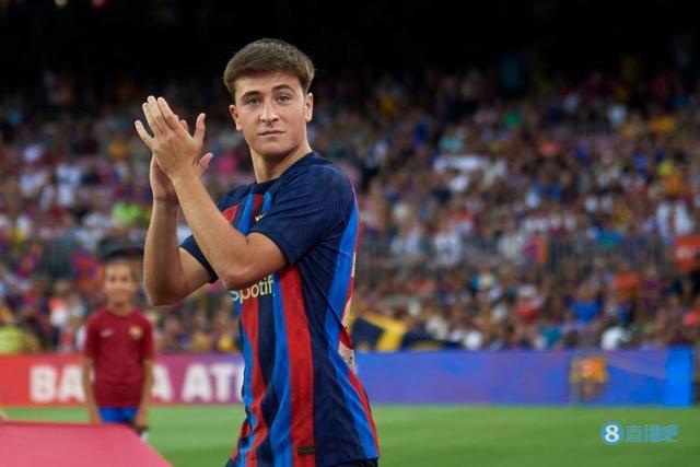 （托雷维耶哈）世体：托雷表现尚可，哈维不给他上场时间让人惊讶