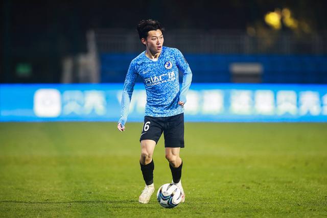 （球员童磊）德转确认：童磊今日完成转会，加盟山东泰山队