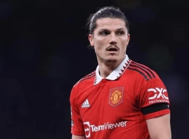 （萨比策集锦）萨比策：我当然想留在曼联，这里中场竞争比在拜仁激烈