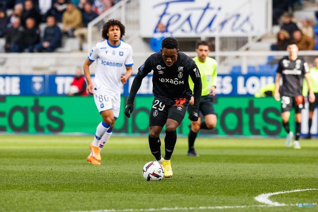 （莱比锡vs巴黎）记者：莱比锡对巴洛贡很感兴趣，为球员估价至少4000万欧