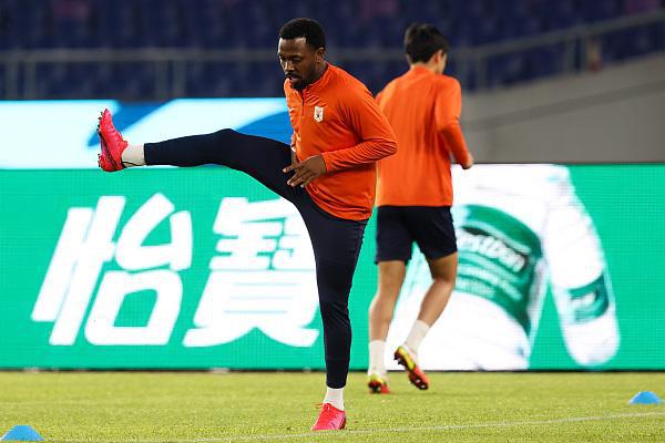 （艾克森和费南多）话题｜艾克森、费南多相继回归 入籍球员助力国足不是梦