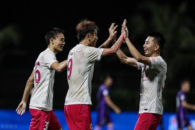 中超老牌劲旅官宣3大强援！1米86中锋在列，可完美接班杨旭