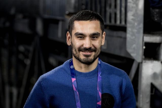 （巴萨拜仁曼联同一组）每体：巴萨在看了曼城vs拜仁后决定签下京多安，球员也想加盟