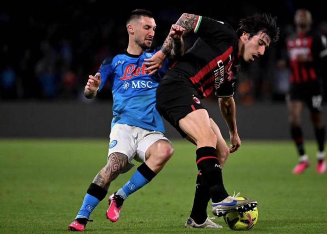 (那不勒斯 奥斯梅恩)黑马遭遇苦主!缺少神奇射手奥斯梅恩,那不勒斯0:1AC米兰